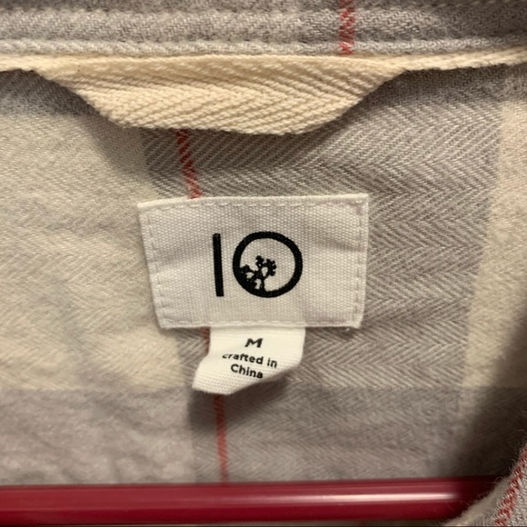 Tentree woman’s Lush Button Up, size M, NWT - Picture 2 of 3